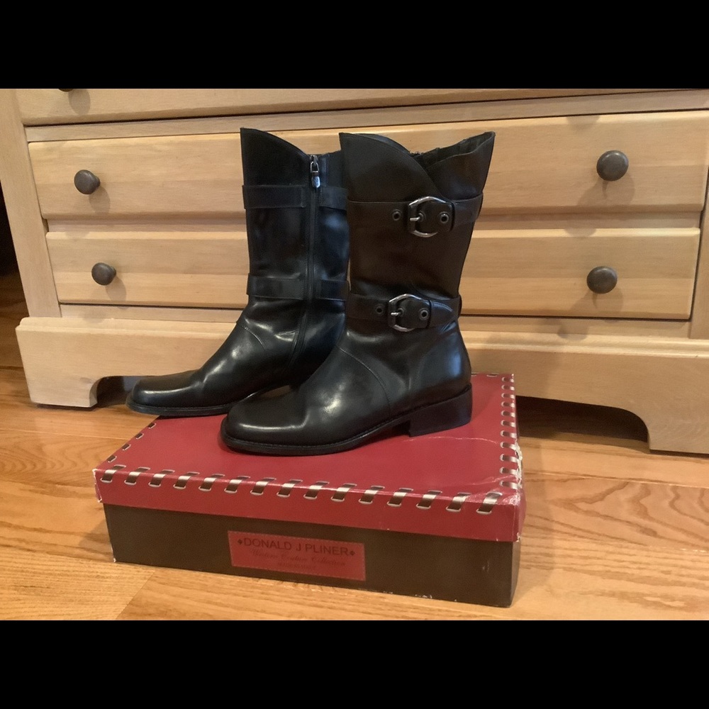 Donald J. Pliner, Belica Boots